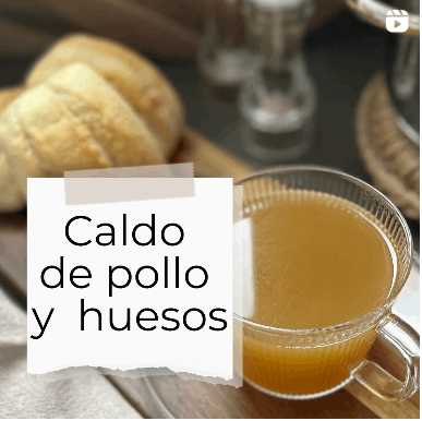 Receta de caldo de huesos y pollo por la chef Paloma Colás